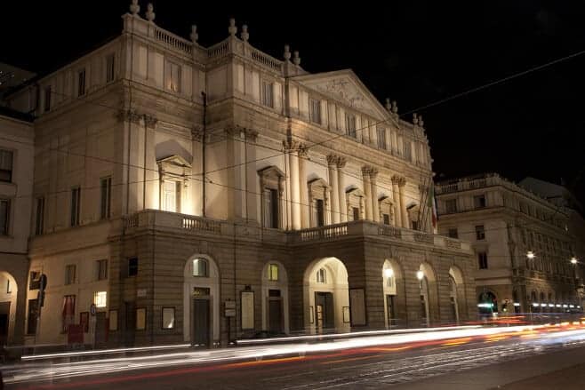 que ver y que hacer en milan en un dia teatro de la scala