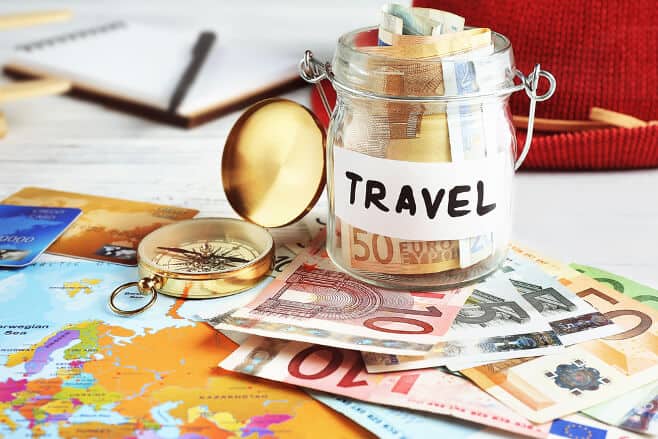 10 consejos para ahorrar dinero en tus viajes - Imanes de viaje