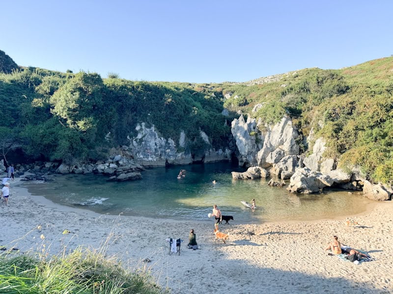 mejores playas de asturias gulpiyuri