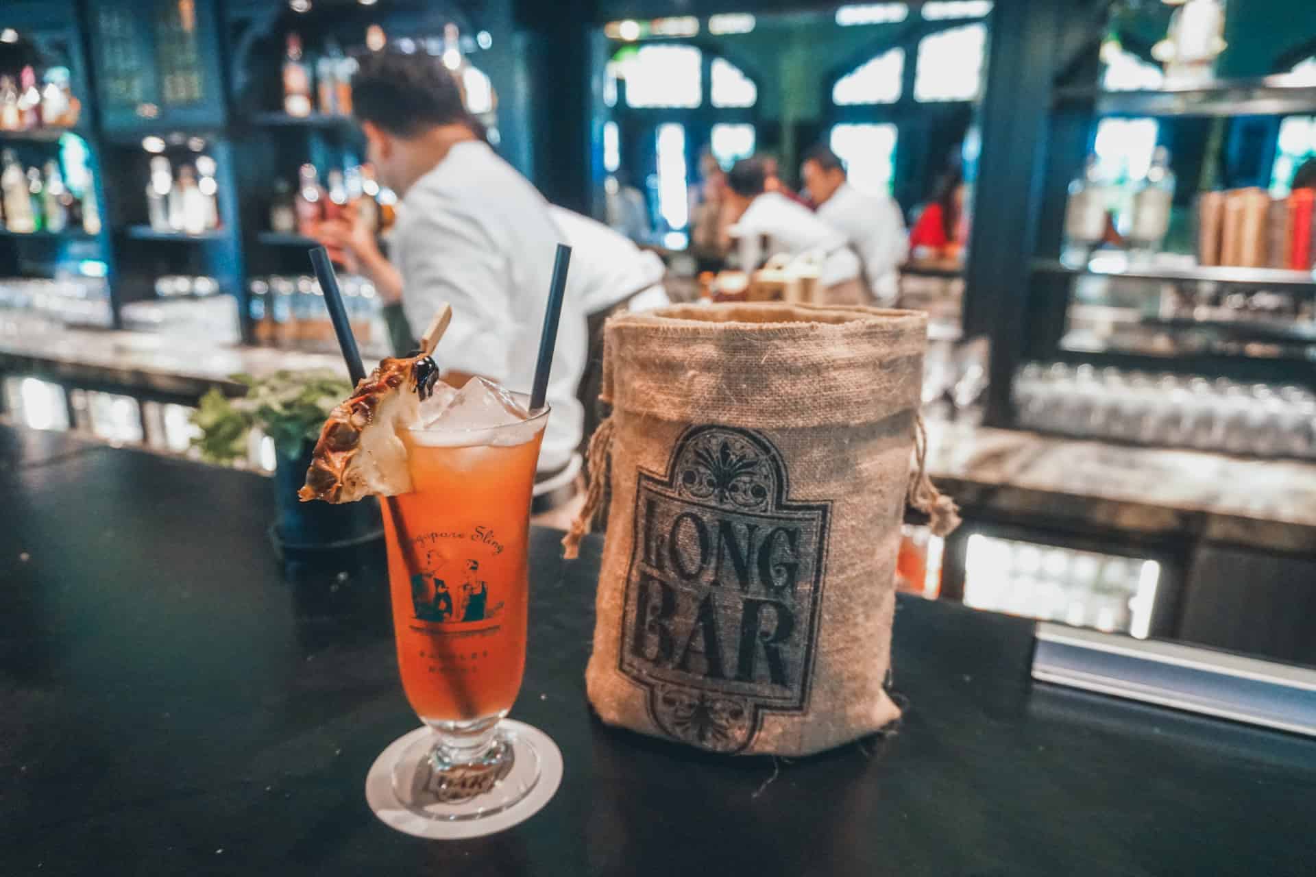 que ver en Singapur long bar