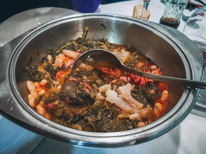 plato tipico de cantabria cocido montanes