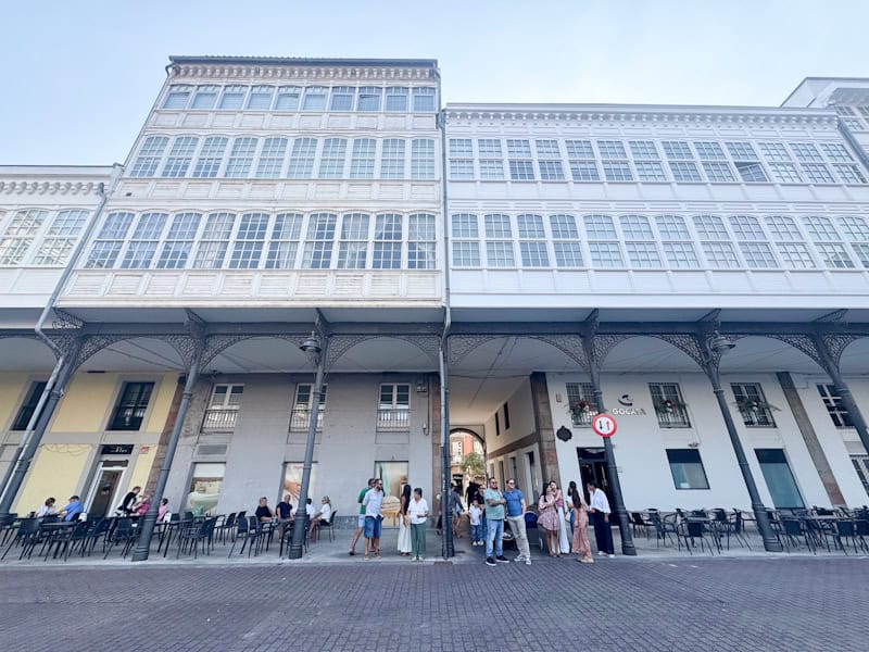 que ver en aviles plaza del mercado