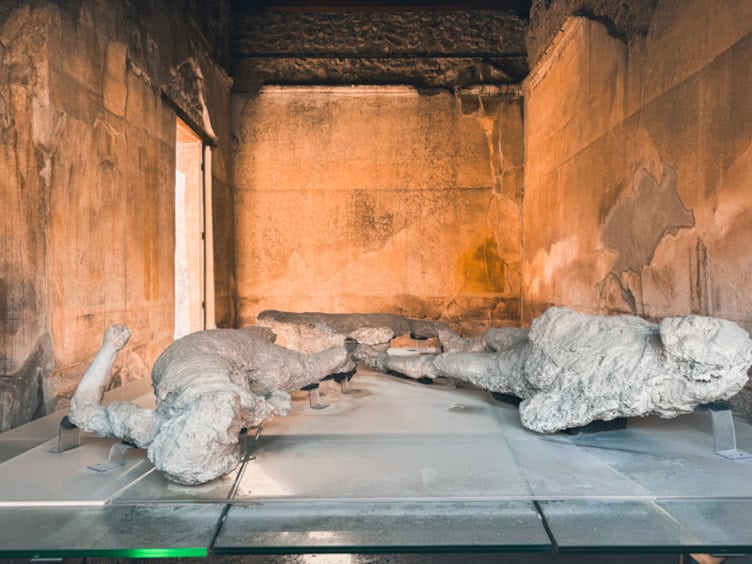 que ver en pompeya personas fosiles