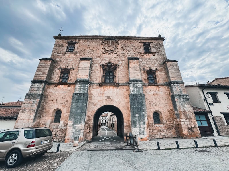 que ver en covarrubias archivo adelantado de castilla