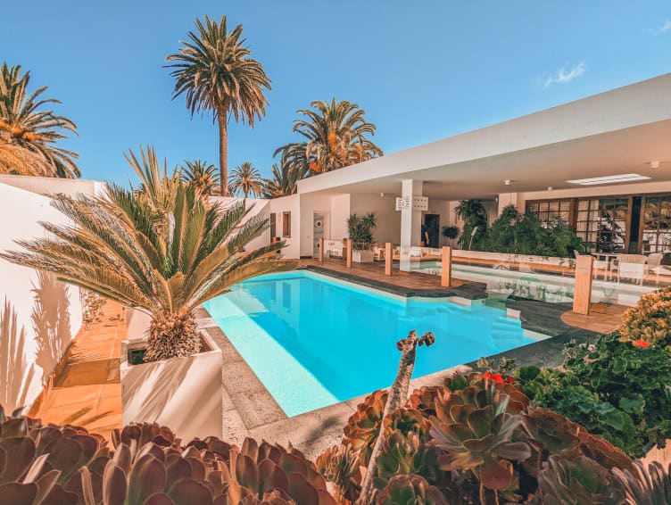 ruta por lanzarote en una semana casa cesar manrique