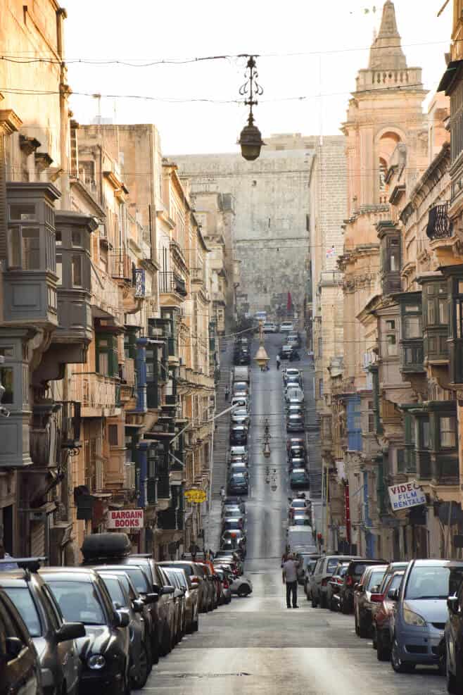 que ver en la valeta un dia calles