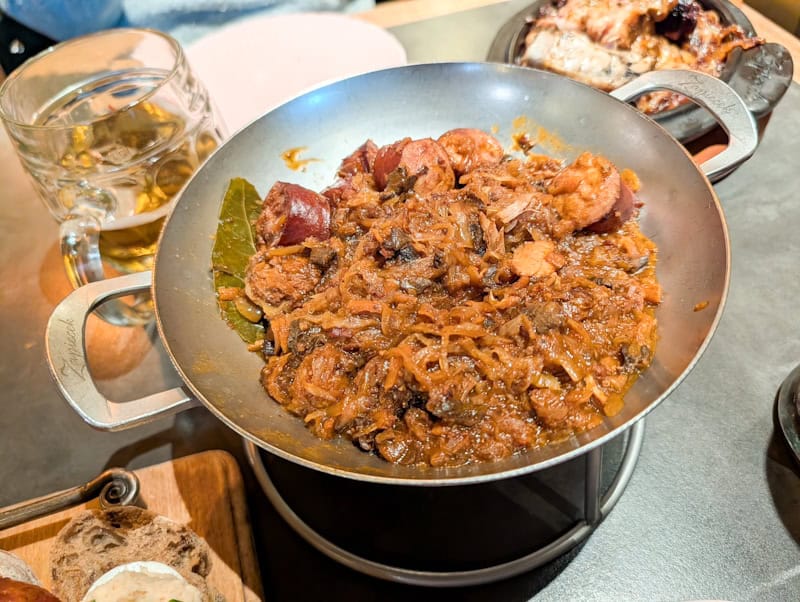 comida tipica de polonia bigos