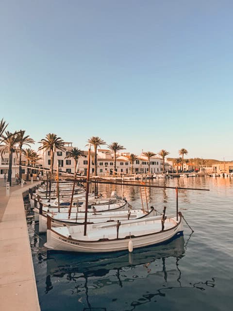 donde alojarse en menorca fornells